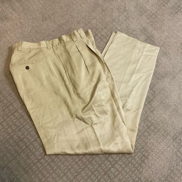 Tommy Bahama Mens Relaxed Fit Pleated Front 100% Silk Dress Pants Beige Size 42 - Picture 2 of 9